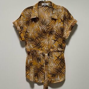 L.I.F.E. Chic brown gold palm tropical botanical button tie front flattering top
